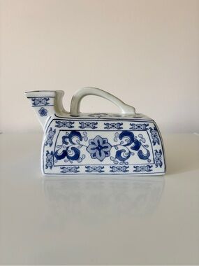 Antique Chinese Porcelain Blue White Chamber Pot Chinoiserie Curio Collectible